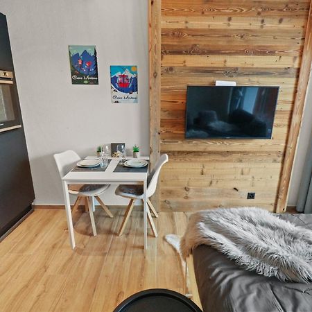 Joli Studio Avec Parking Gratuit 克莱恩 蒙塔纳 外观 照片