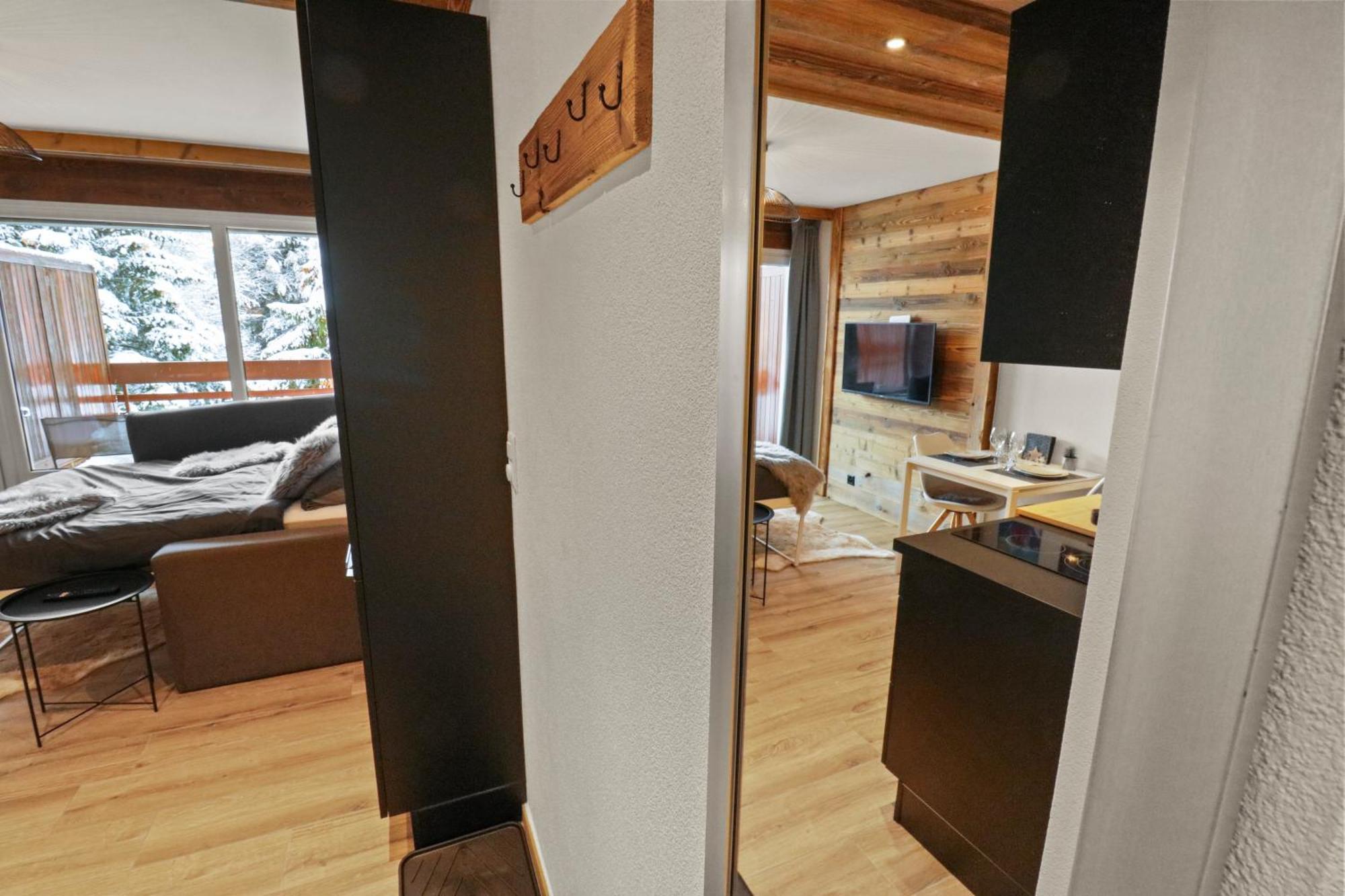 Joli Studio Avec Parking Gratuit 克莱恩 蒙塔纳 外观 照片