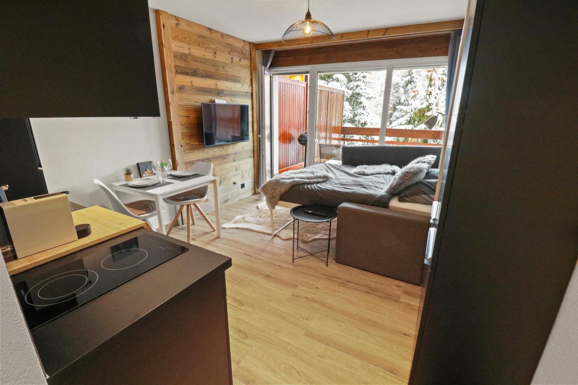 Joli Studio Avec Parking Gratuit 克莱恩 蒙塔纳 外观 照片